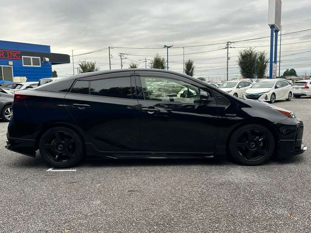 トヨタ プリウス １．８ Ｓ R1年 () 99