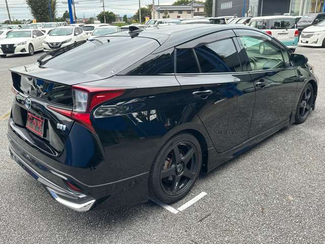 トヨタ プリウス １．８ Ｓ R1年 () 99