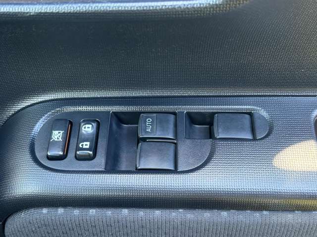トヨタ スペイド １．５ Ｆ クイーン H28年 (東海) 99