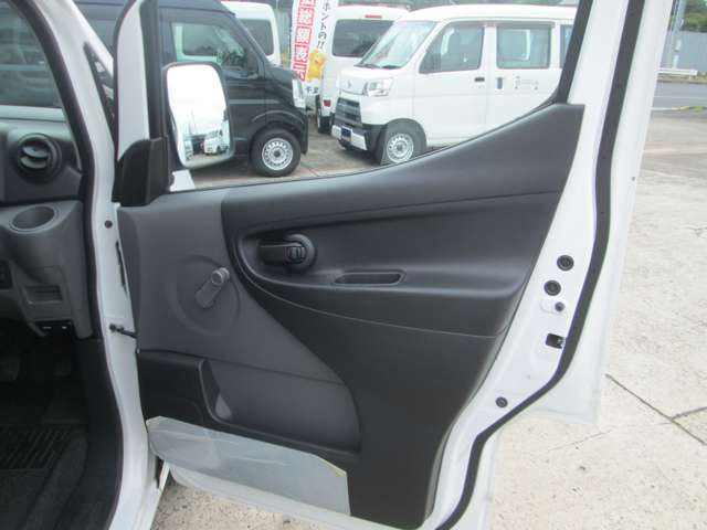 日産 ＮＶ２００バネットバン １．６ リフター付バン ＤＸ ２人乗リルートバン H27年 (関東) 99
