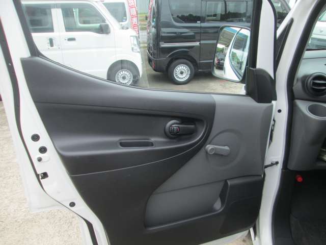 日産 ＮＶ２００バネットバン １．６ リフター付バン ＤＸ ２人乗リルートバン H27年 (関東) 99
