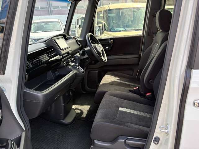 ホンダ Ｎ　ＢＯＸ カスタム ６６０ Ｌ R5年 () 99