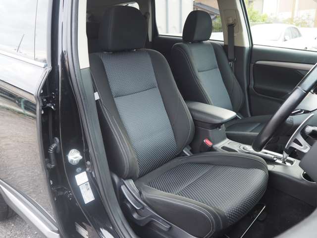三菱 アウトランダー ２．４ ２４Ｇ セーフティパッケージ ４ＷＤ H27年 (甲信越・北陸) 99