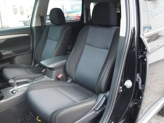 三菱 アウトランダー ２．４ ２４Ｇ セーフティパッケージ ４ＷＤ H27年 (甲信越・北陸) 99