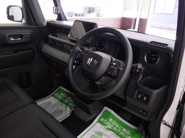ホンダ Ｎ　ＢＯＸ カスタム ６６０ ４ＷＤ R8年 () 99