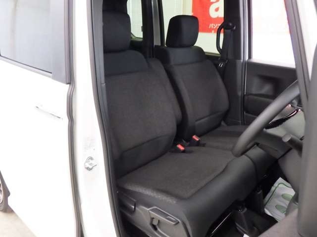 ホンダ Ｎ　ＢＯＸ カスタム ６６０ ４ＷＤ R8年 () 99