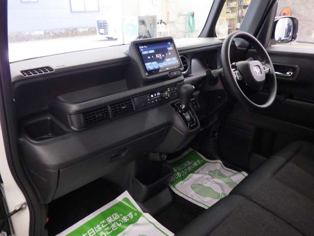 ホンダ Ｎ　ＢＯＸ カスタム ６６０ ４ＷＤ R8年 () 99