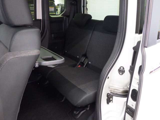 ホンダ Ｎ　ＢＯＸ カスタム ６６０ ４ＷＤ R8年 () 99