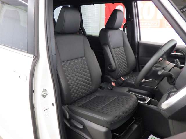 トヨタ ヴォクシー １．８ ハイブリッド Ｓ－Ｚ Ｅ－ＦＯＵＲ ４ＷＤ R7年 () 99