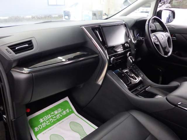 トヨタ ヴェルファイア　ハイブリッド ハイブリッド ２．５ ＺＲ Ｅ－ＦＯＵＲ ４ＷＤ H30年 () 99