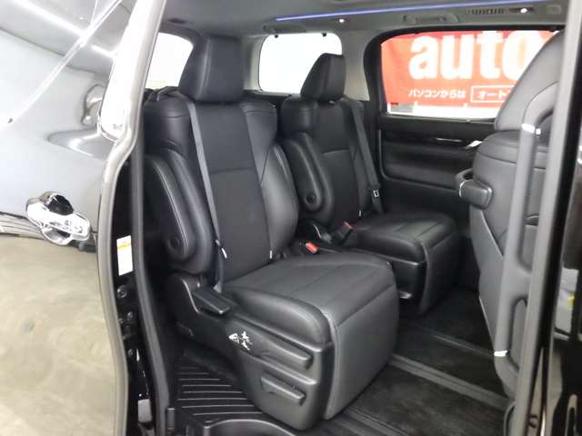 トヨタ ヴェルファイア　ハイブリッド ハイブリッド ２．５ ＺＲ Ｅ－ＦＯＵＲ ４ＷＤ H30年 () 99