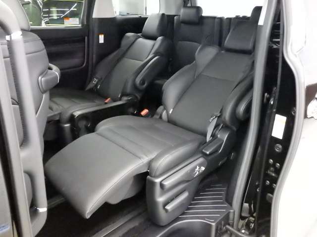 トヨタ ヴェルファイア　ハイブリッド ハイブリッド ２．５ ＺＲ Ｅ－ＦＯＵＲ ４ＷＤ H30年 () 99