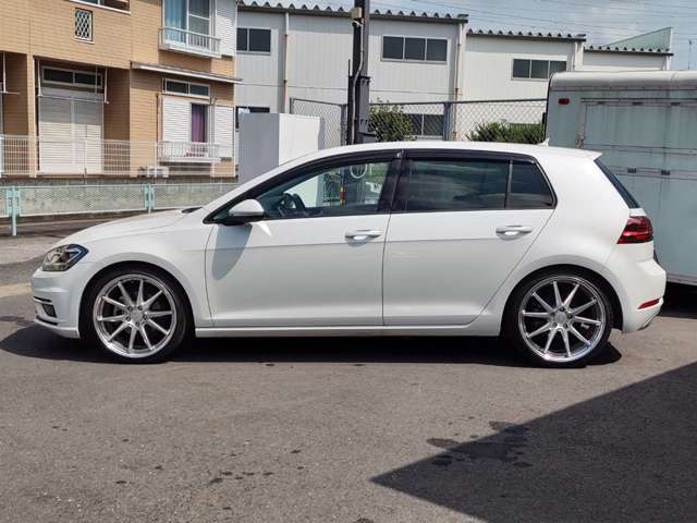 フォルクスワーゲン ゴルフ ＴＳＩ　ハイライン H29年 (関東) 99