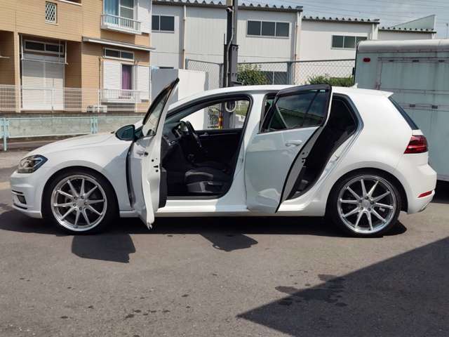フォルクスワーゲン ゴルフ ＴＳＩ　ハイライン H29年 (関東) 99