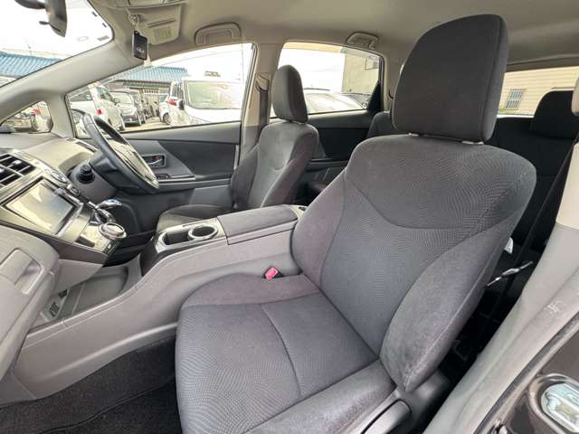トヨタ プリウスΑ １．８ Ｓ チューン ブラック H25年 (近畿) 99