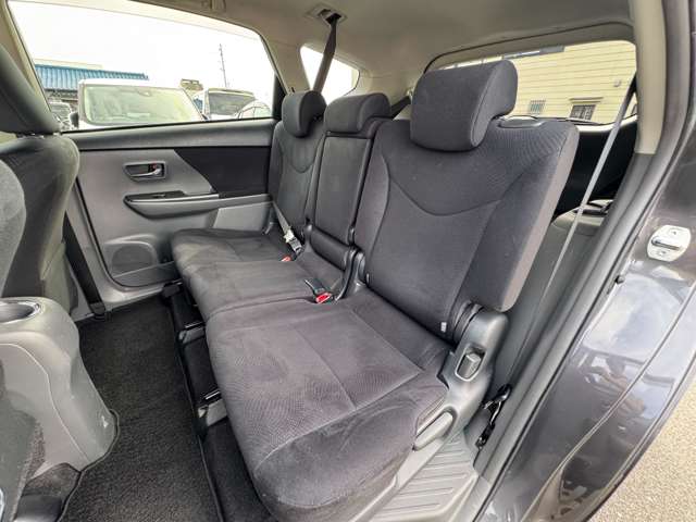 トヨタ プリウスΑ １．８ Ｓ チューン ブラック H25年 (近畿) 99