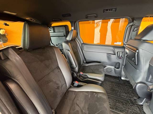 トヨタ ヴォクシー ２．０ ＺＳ 煌ＩＩ R3年 () 99