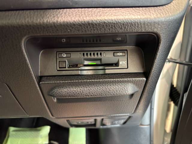 トヨタ ヴォクシー ２．０ ＺＳ 煌ＩＩ R3年 () 99