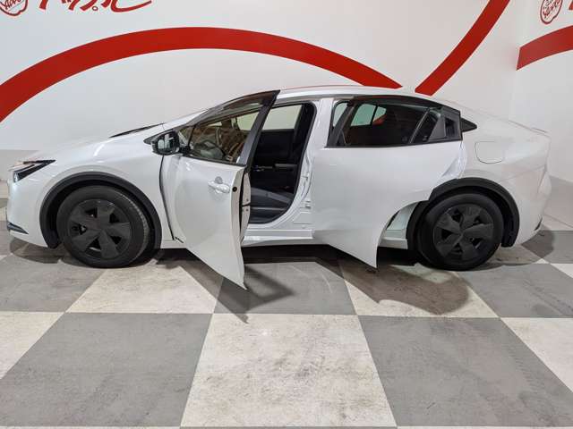 トヨタ プリウス １．８ Ｕ Ｅ－ＦＯＵＲ ４ＷＤ R5年 (東北) 99