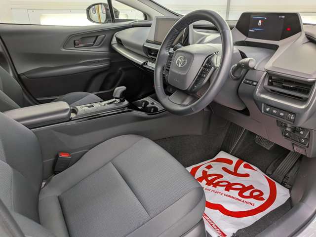 トヨタ プリウス １．８ Ｕ Ｅ－ＦＯＵＲ ４ＷＤ R5年 (東北) 99