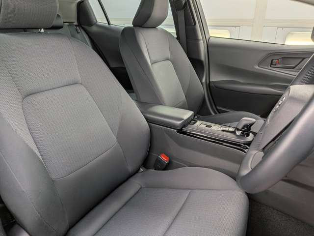 トヨタ プリウス １．８ Ｕ Ｅ－ＦＯＵＲ ４ＷＤ R5年 (東北) 99