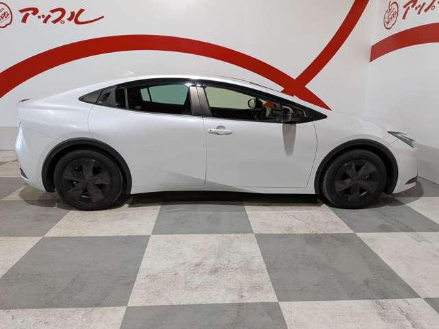 トヨタ プリウス １．８ Ｕ Ｅ－ＦＯＵＲ ４ＷＤ R5年 (東北) 99
