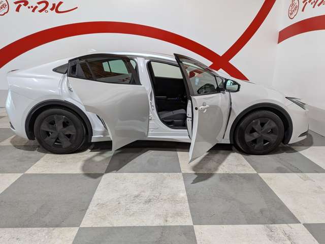 トヨタ プリウス １．８ Ｕ Ｅ－ＦＯＵＲ ４ＷＤ R5年 (東北) 99