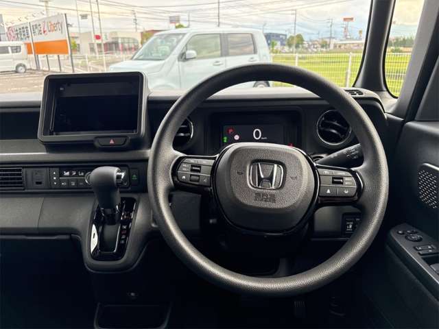 ホンダ Ｎ　ＢＯＸ カスタム ６６０ R8年 () 99