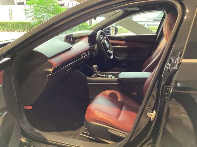 マツダ ＭＡＺＤＡ３　ファストバック ２．０ ２０Ｓ バーガンディ セレクション R4年 () 99