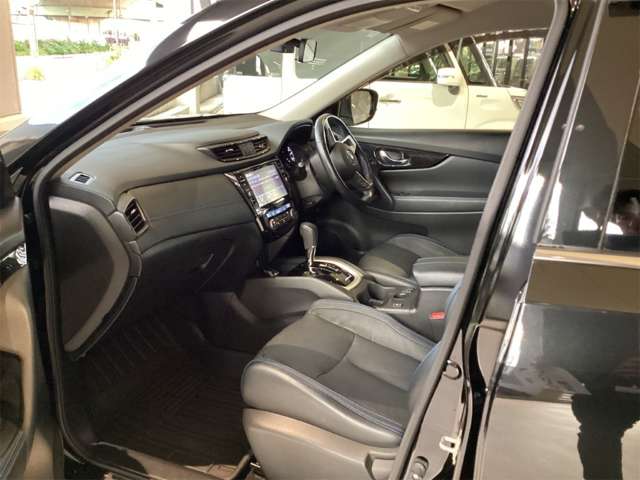日産 エクストレイル ２．０ ＡＵＴＥＣＨ ３列車 R1年 (近畿) 99