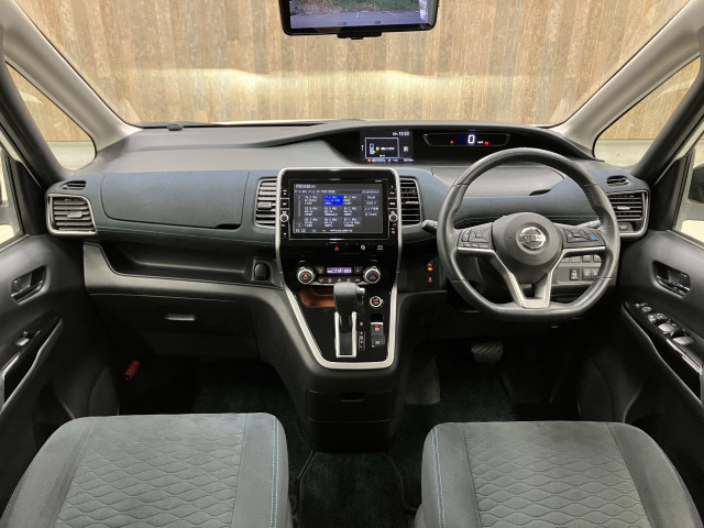 日産 セレナ ２．０ ライダー Ｖセレクション H29年 (近畿) 99