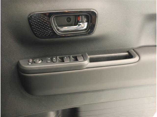 ホンダ Ｎ　ＢＯＸ カスタム ６６０ ターボ ブラック スタイル R8年 (東海) 99