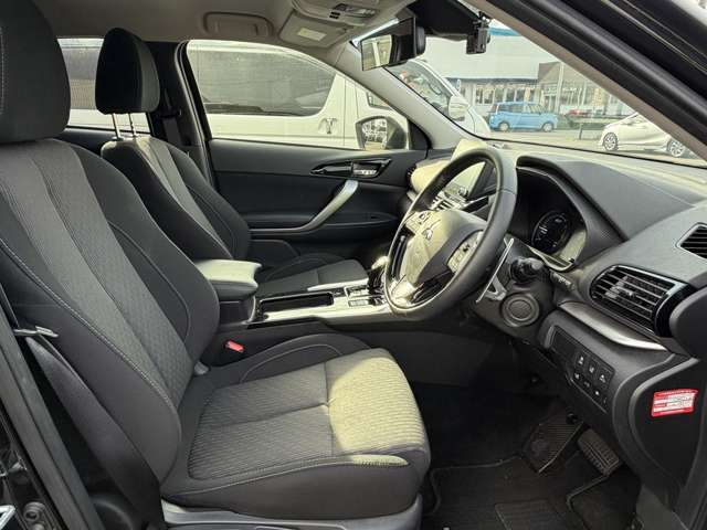 三菱 エクリプス　クロス　ＰＨＥＶ ＰＨＥＶ ２．４ Ｇ ４ＷＤ R6年 (東海) 99