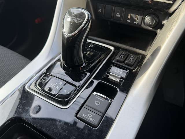 三菱 エクリプス　クロス　ＰＨＥＶ ＰＨＥＶ ２．４ Ｇ ４ＷＤ R6年 (東海) 99