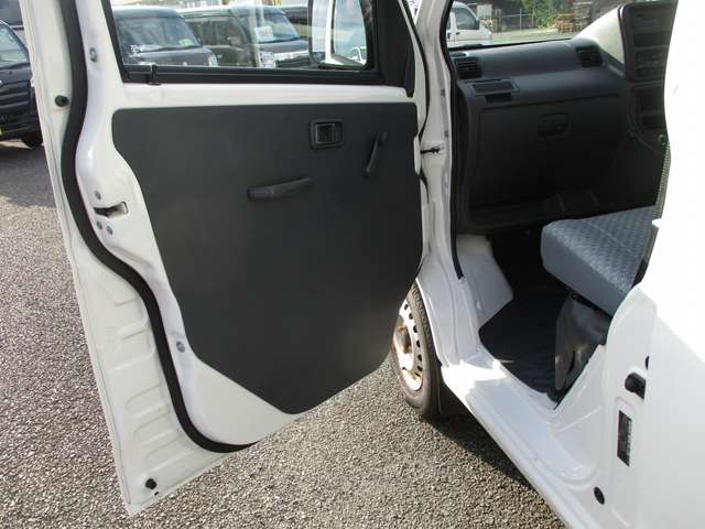 ダイハツ ハイゼットカーゴ ６６０ スペシャル ハイルーフ H28年 (九州・沖縄) 99