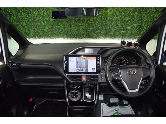 トヨタ ヴォクシー ２．０ ＺＳ 煌ＩＩＩ ４ＷＤ R2年 (北海道) 99