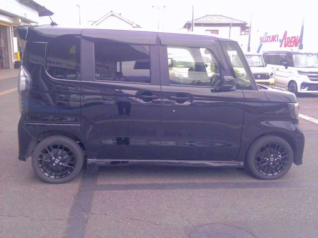 ホンダ Ｎ　ＢＯＸ カスタム ６６０ Ｌ ターボ スタイルプラス ブラック ４ＷＤ R5年 (関東) 99