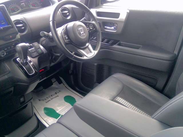 ホンダ Ｎ　ＢＯＸ カスタム ６６０ Ｌ ターボ スタイルプラス ブラック ４ＷＤ R5年 (関東) 99
