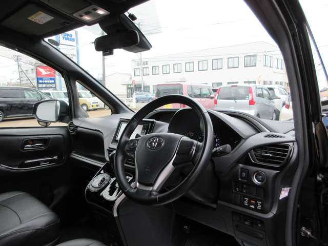 トヨタ ヴォクシー ２．０ ＺＳ 煌ＩＩＩ ４ＷＤ R3年 (甲信越・北陸) 99