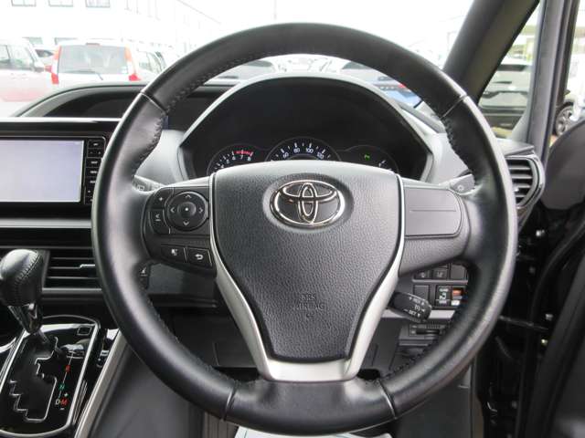 トヨタ ヴォクシー ２．０ ＺＳ 煌ＩＩＩ ４ＷＤ R3年 (甲信越・北陸) 99
