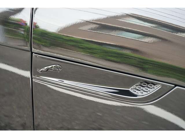 ジャガー Ｆタイプ Ｒダイナミック ３．０Ｌ Ｐ３８０ R4年 (関東) 99