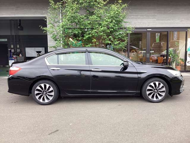ホンダ アコード　ハイブリッド ２．０ ＬＸ H25年 (東北) 99