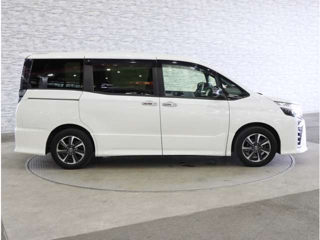 トヨタ ヴォクシー ２．０ ＺＳ 煌ＩＩ R1年 (関東) 99