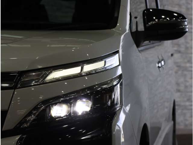 トヨタ ヴォクシー ２．０ ＺＳ 煌ＩＩ R1年 (関東) 99