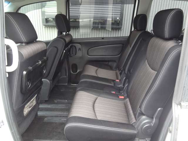 日産 セレナ ２．０ ハイウェイスター Ｖエアロモード＋ＳＡＦＥＴＹ Ｓ－ＨＹＢＲＩＤ H27年 (関東) 99
