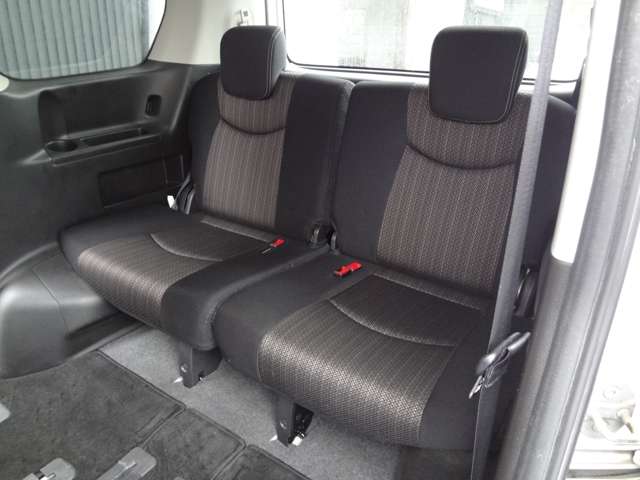 日産 セレナ ２．０ ハイウェイスター Ｖエアロモード＋ＳＡＦＥＴＹ Ｓ－ＨＹＢＲＩＤ H27年 (関東) 99