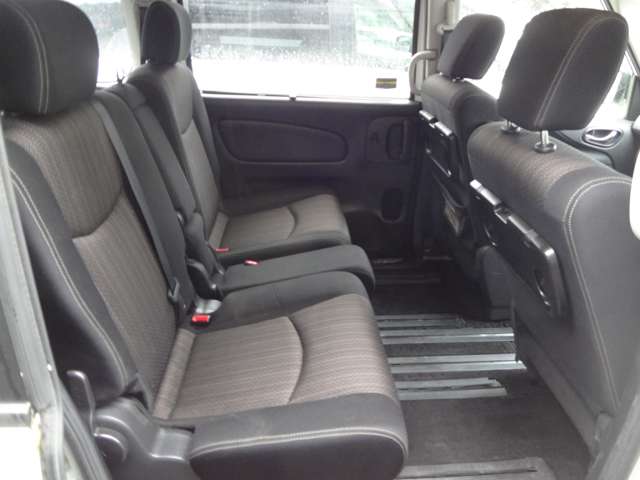 日産 セレナ ２．０ ハイウェイスター Ｖエアロモード＋ＳＡＦＥＴＹ Ｓ－ＨＹＢＲＩＤ H27年 (関東) 99