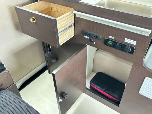 日産 ＮＶ２００バネットバン キャンピングカー広島 R5年 (関東) 99