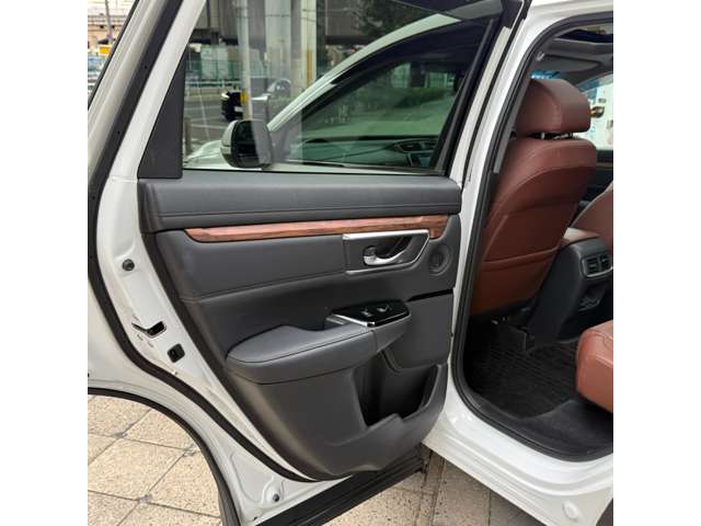 ホンダ ＣＲ－Ｖ ２．０ Ｅ：ＨＥＶ ＥＸ マスターピース R4年 (近畿) 99