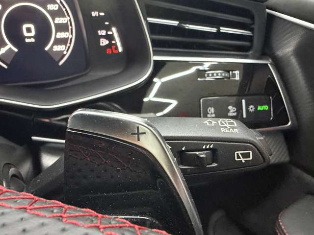 アウディ ＲＳ　Ｑ８ ４．０ ４ＷＤ R4年 (近畿) 99